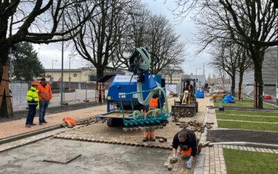 In Hilversum zijn we volop bezig met het verwerken van een straatje oude gebakken KK-stenen.